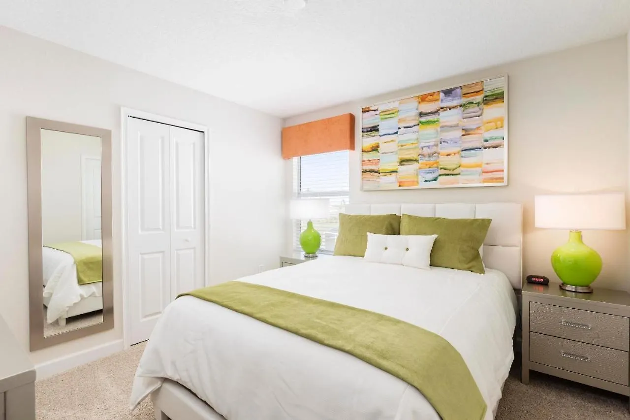 Relaxing 6 Bed Pool Home With Game Room Davenport