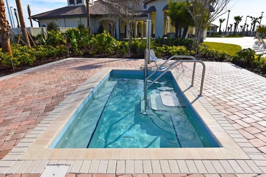Relaxing 6 Bed Pool Home With Game Room Davenport United States